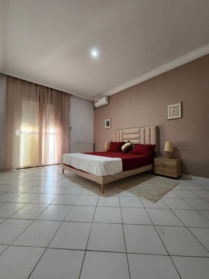 Duplex Bien Equipe Securise Avec Jardin Et Veranda La Marsa Exterior foto